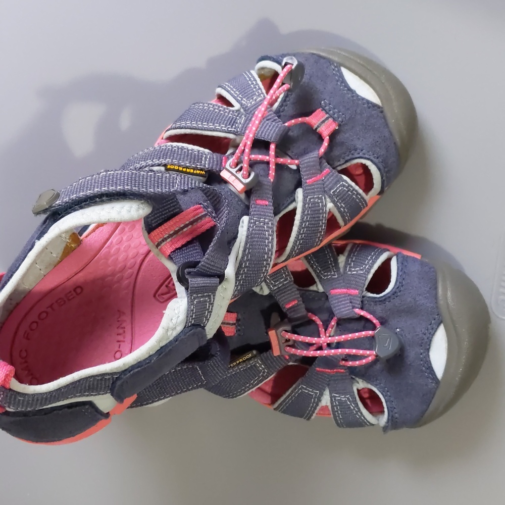 Keen Women's Sporty Pink and Gray Sandals - Picture 2 of 4